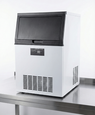 Kostkarka do lodu 30 kg - zasobnik 15 kg