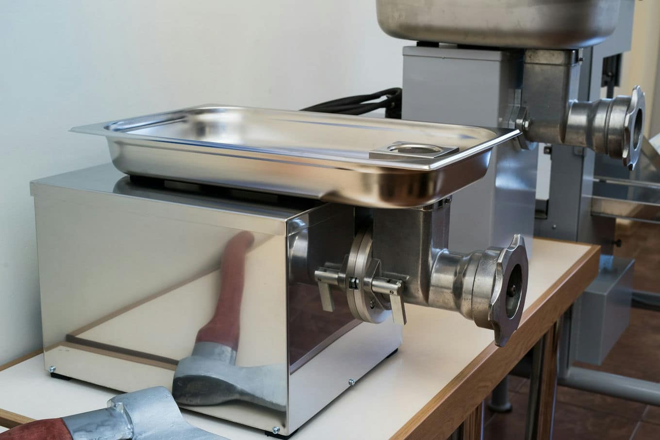 Zalety maszyn do rozbijania mięsa w gastronomii